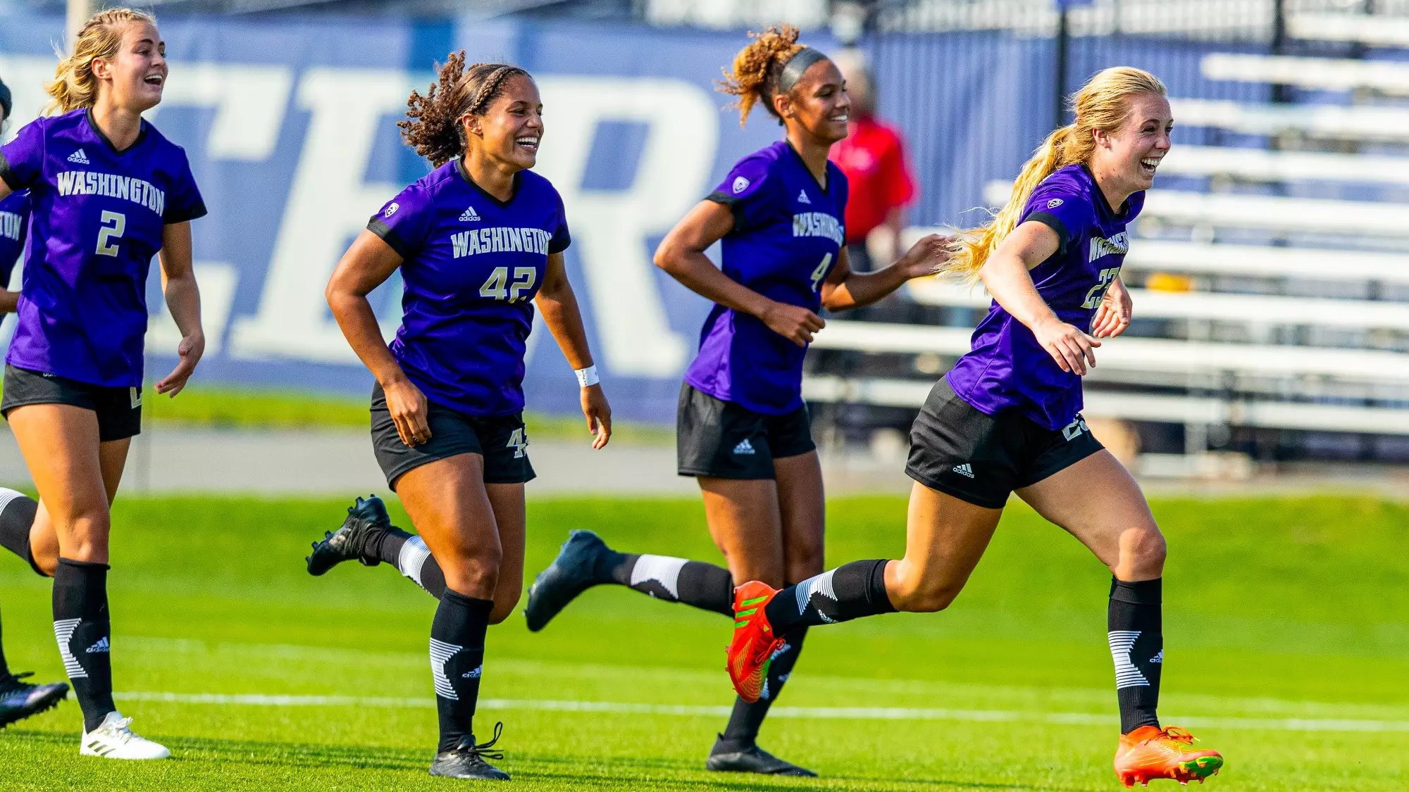 巴特勒复出热火负掘金 武切维奇40分公牛4连败.